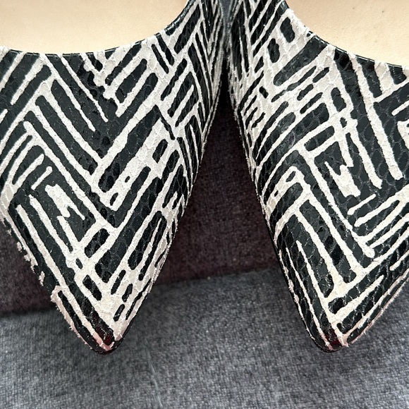 NIB Banana Republic Snakeskin Print Stiletto Heels - Picture 5 of 5